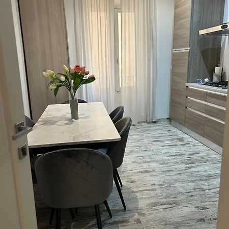 Colonna 18 Rome