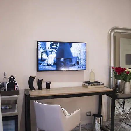 Colonna 18 By Ghor Apartman *