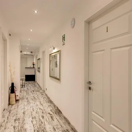 Colonna 18 By Ghor * Róma