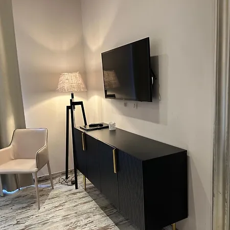 Colonna 18 By Ghor Apartment