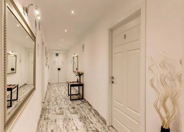 Guest house Colonna 18 4*